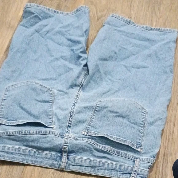 Riders by Lee Light Blue Jean Shorts - Picture 2 of 6